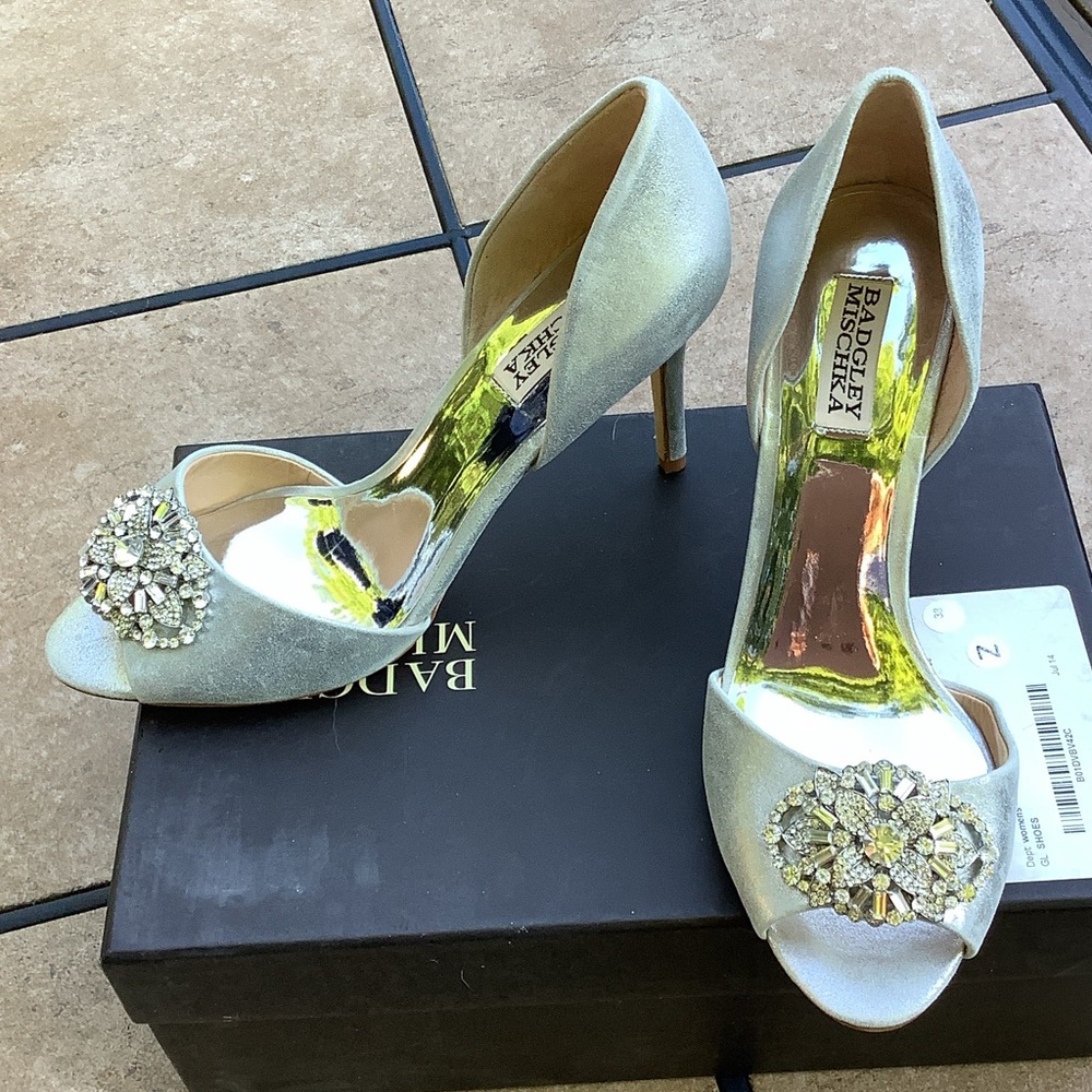 Badgley Mischka Silver Crystal-Embellished Peep-Toe Pumps